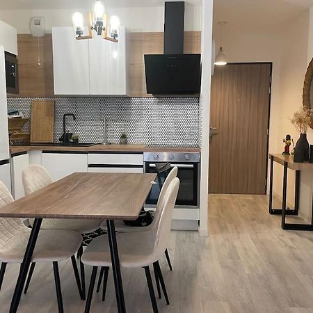 לה מאנש Appartement 24H Du Mans מראה חיצוני תמונה