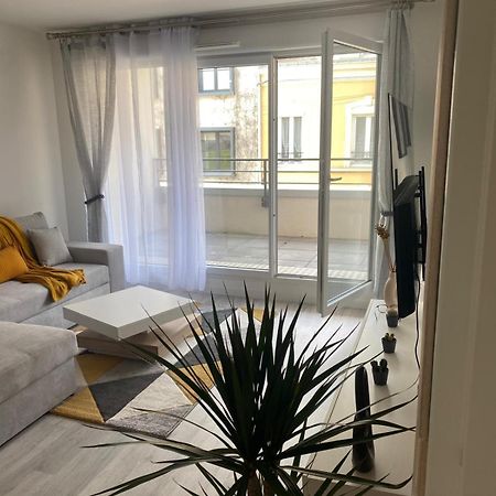לה מאנש Appartement 24H Du Mans מראה חיצוני תמונה
