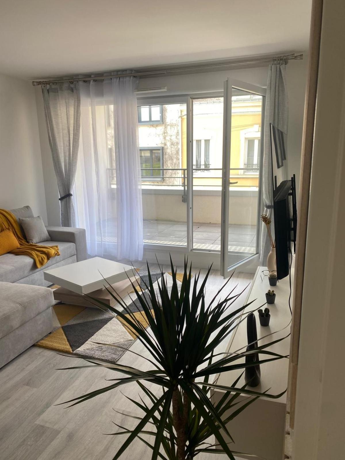 לה מאנש Appartement 24H Du Mans מראה חיצוני תמונה